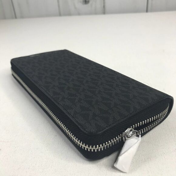 Michael Kors Cooper Tech Zip Around NWT - Picture 5 of 8